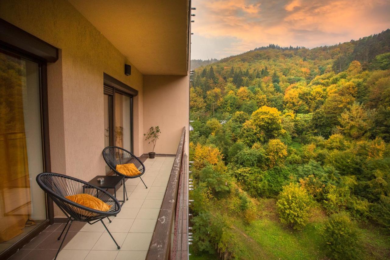 Tampa Gardens Apartments - Adults Only Brașov Exterior foto